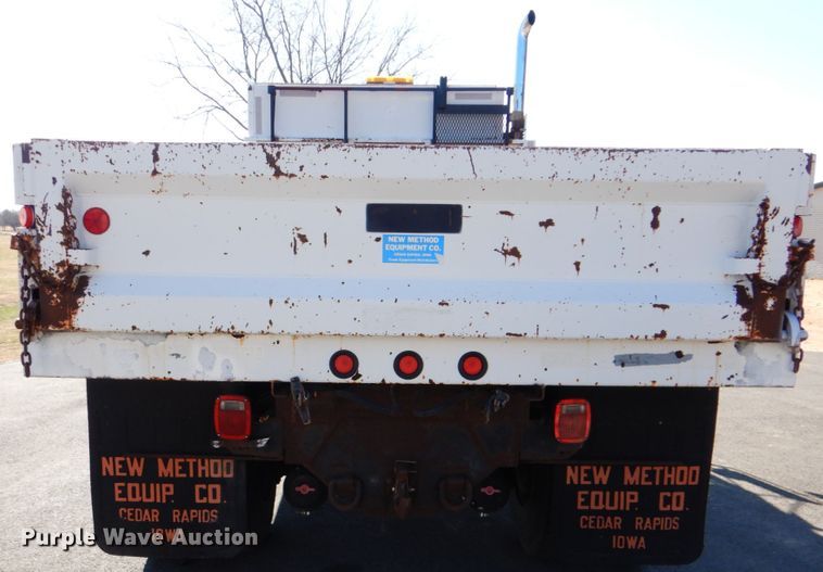 image for item FF9105 1994 Freightliner FL70 dump truck