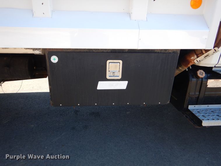 image for item FF9105 1994 Freightliner FL70 dump truck