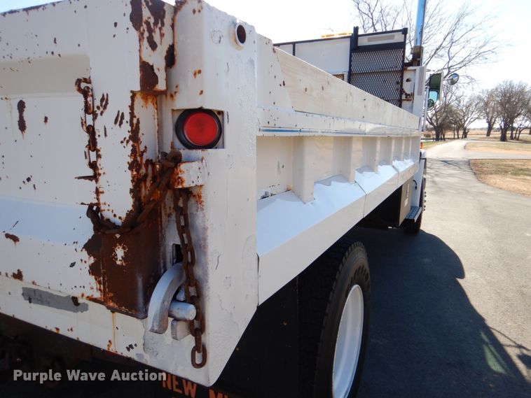 image for item FF9105 1994 Freightliner FL70 dump truck