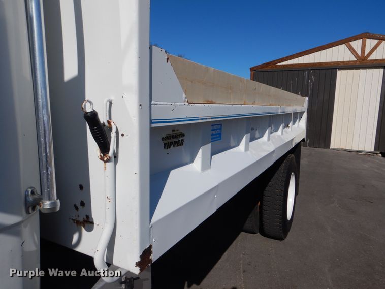 image for item FF9105 1994 Freightliner FL70 dump truck