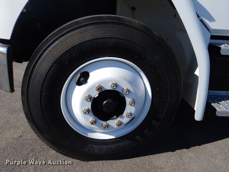 image for item FF9105 1994 Freightliner FL70 dump truck