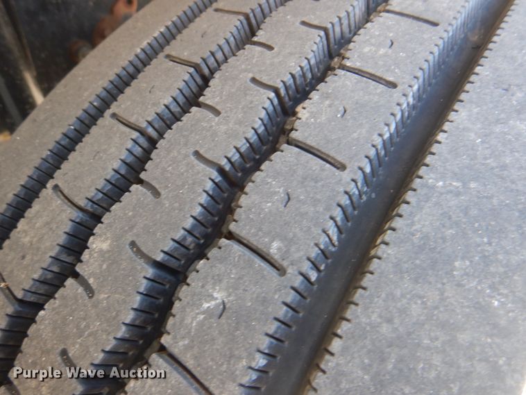 image for item FF9105 1994 Freightliner FL70 dump truck