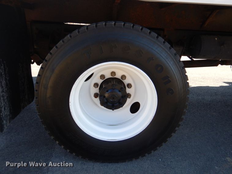 image for item FF9105 1994 Freightliner FL70 dump truck