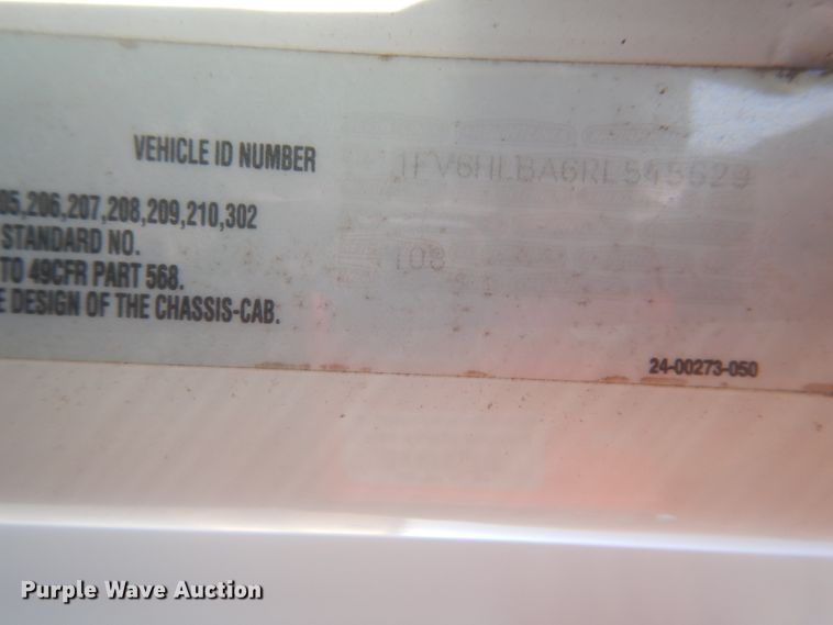 image for item FF9105 1994 Freightliner FL70 dump truck