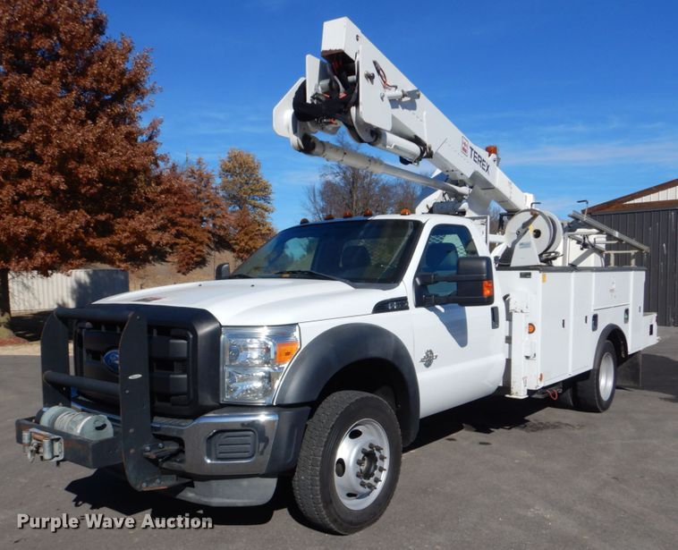 image for item FF9129 2011 Ford F550 Super Duty bucket truck