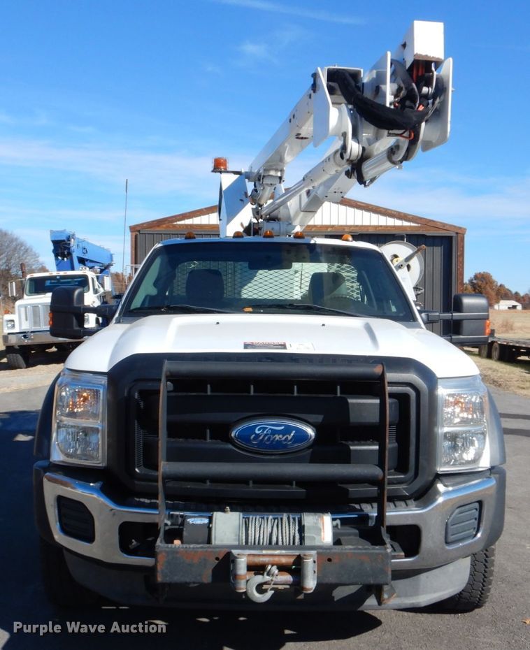image for item FF9129 2011 Ford F550 Super Duty bucket truck