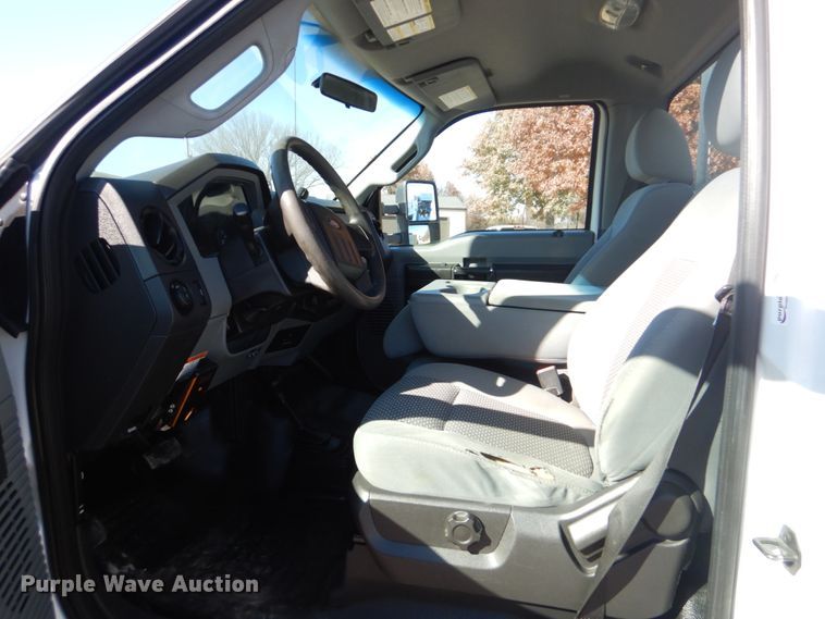 image for item FF9129 2011 Ford F550 Super Duty bucket truck