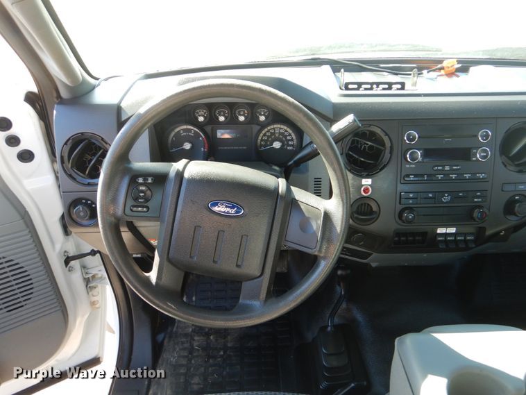 image for item FF9129 2011 Ford F550 Super Duty bucket truck