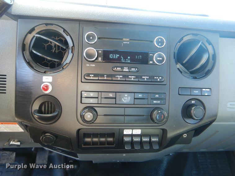 image for item FF9129 2011 Ford F550 Super Duty bucket truck