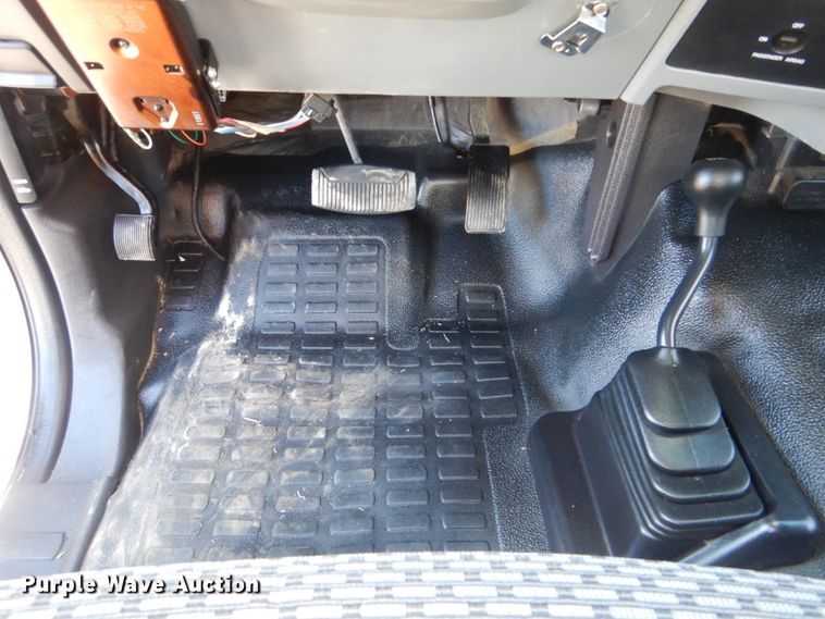 image for item FF9129 2011 Ford F550 Super Duty bucket truck