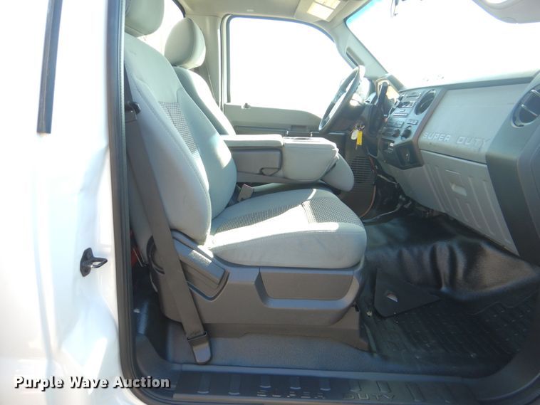 image for item FF9129 2011 Ford F550 Super Duty bucket truck