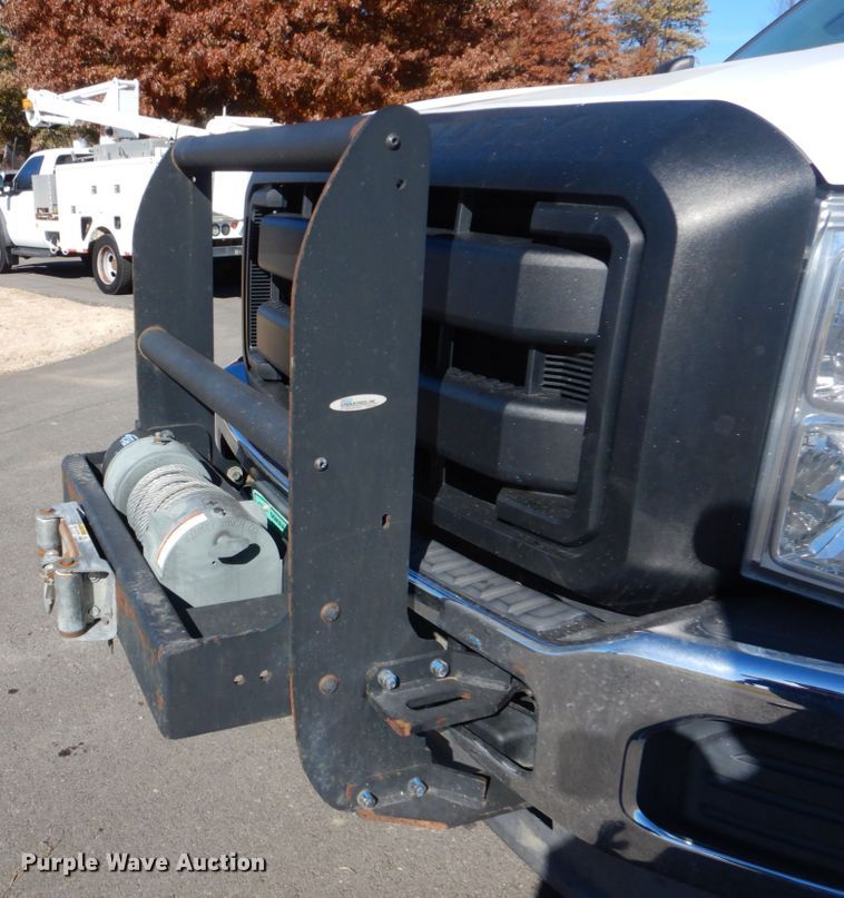 image for item FF9129 2011 Ford F550 Super Duty bucket truck