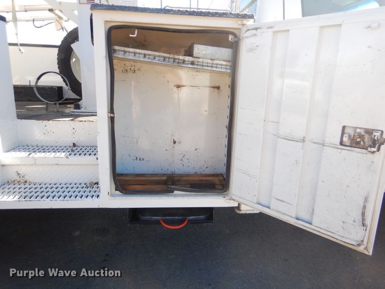 image for item FF9129 2011 Ford F550 Super Duty bucket truck