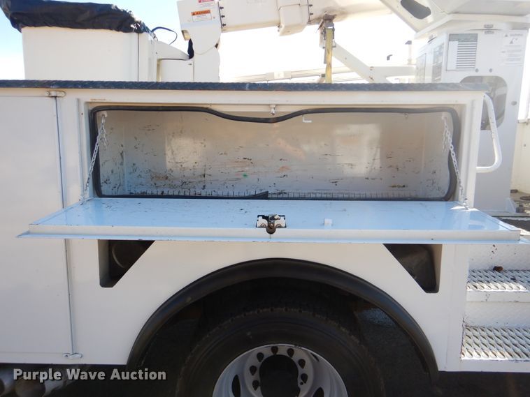 image for item FF9129 2011 Ford F550 Super Duty bucket truck