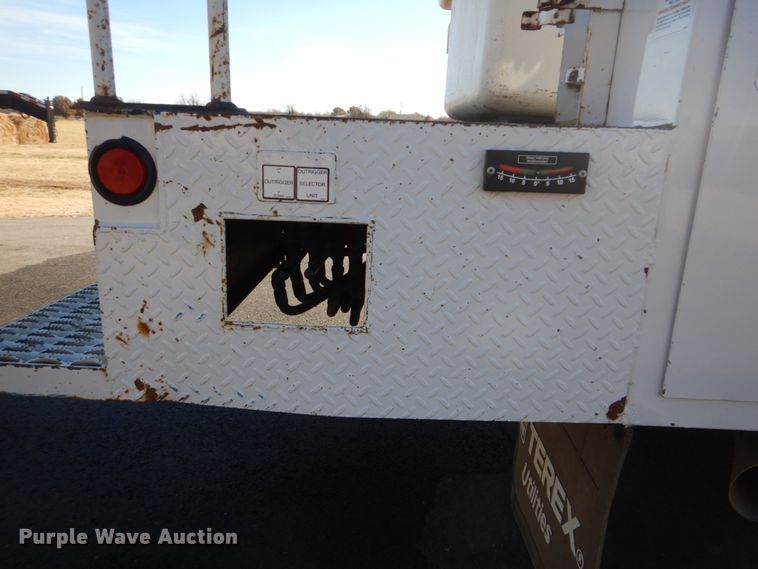 image for item FF9129 2011 Ford F550 Super Duty bucket truck