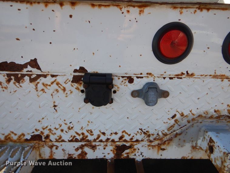 image for item FF9129 2011 Ford F550 Super Duty bucket truck