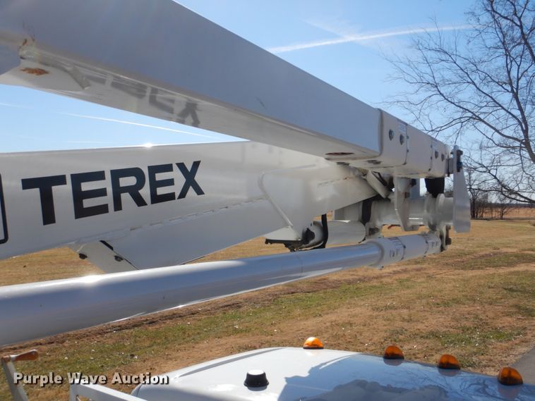 image for item FF9129 2011 Ford F550 Super Duty bucket truck