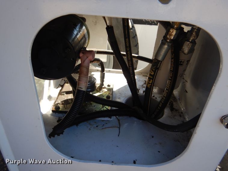 image for item FF9129 2011 Ford F550 Super Duty bucket truck