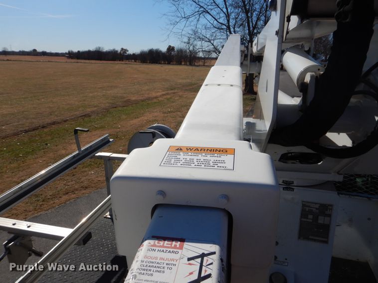 image for item FF9129 2011 Ford F550 Super Duty bucket truck