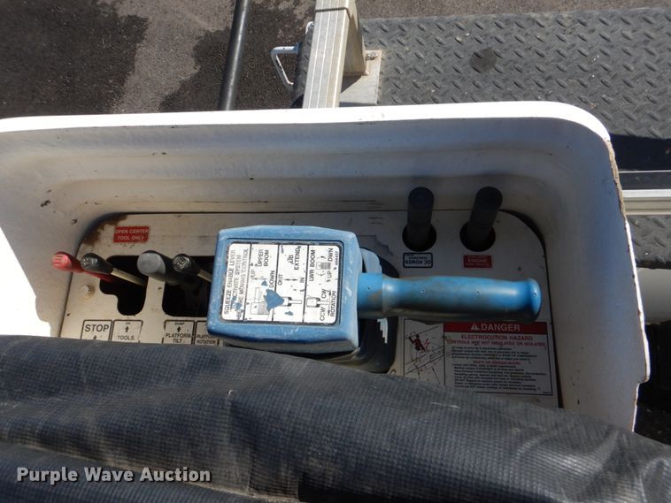 image for item FF9129 2011 Ford F550 Super Duty bucket truck