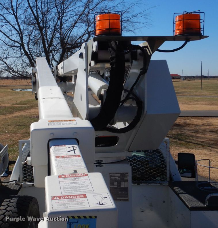 image for item FF9129 2011 Ford F550 Super Duty bucket truck