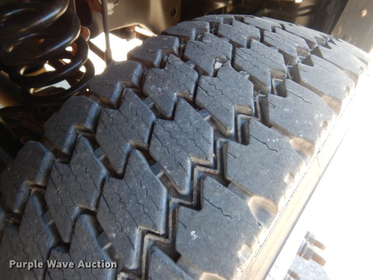 image for item FF9129 2011 Ford F550 Super Duty bucket truck