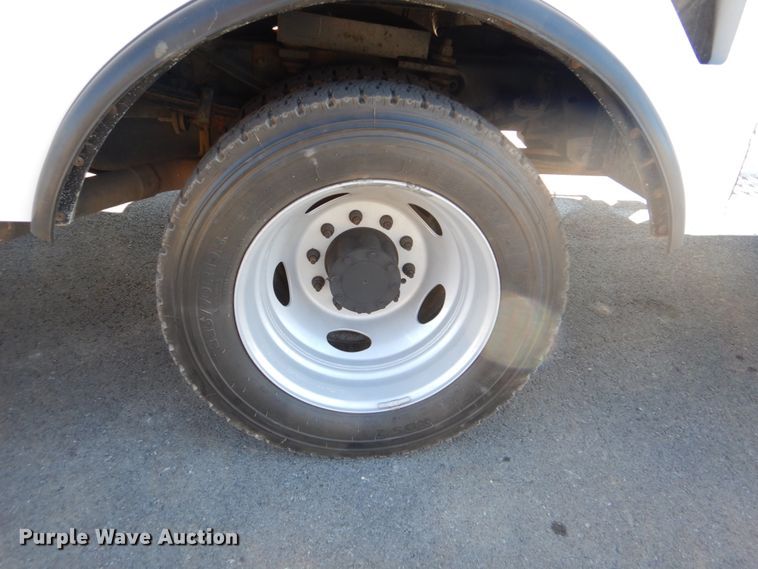 image for item FF9129 2011 Ford F550 Super Duty bucket truck