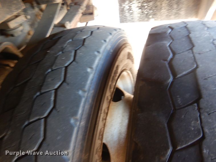 image for item FF9129 2011 Ford F550 Super Duty bucket truck