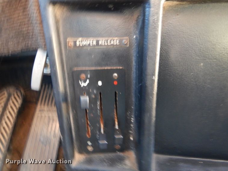 image for item FF9130 1998 Van Hool T945 coach bus