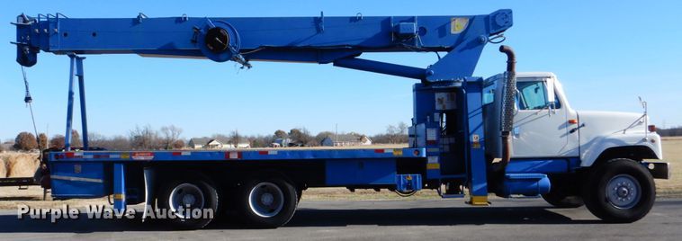 image for item FF9131 1996 International 2574 crane truck