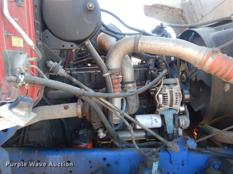 image for item FF9131 1996 International 2574 crane truck