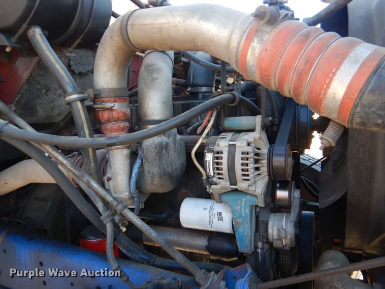 image for item FF9131 1996 International 2574 crane truck