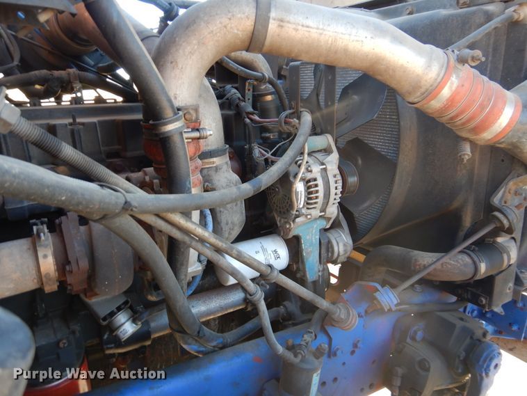 image for item FF9131 1996 International 2574 crane truck