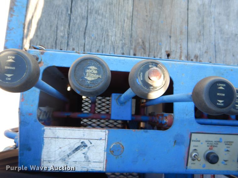 image for item FF9131 1996 International 2574 crane truck