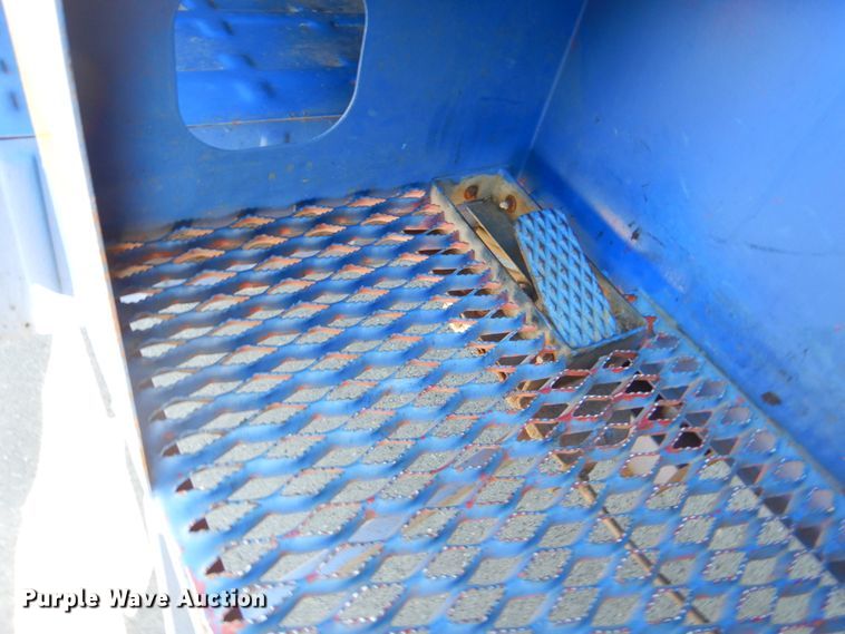 image for item FF9131 1996 International 2574 crane truck