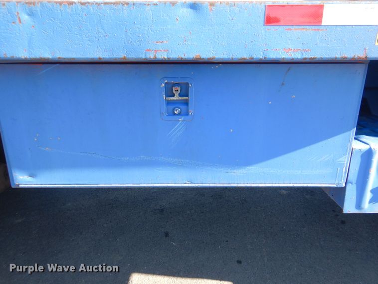 image for item FF9131 1996 International 2574 crane truck