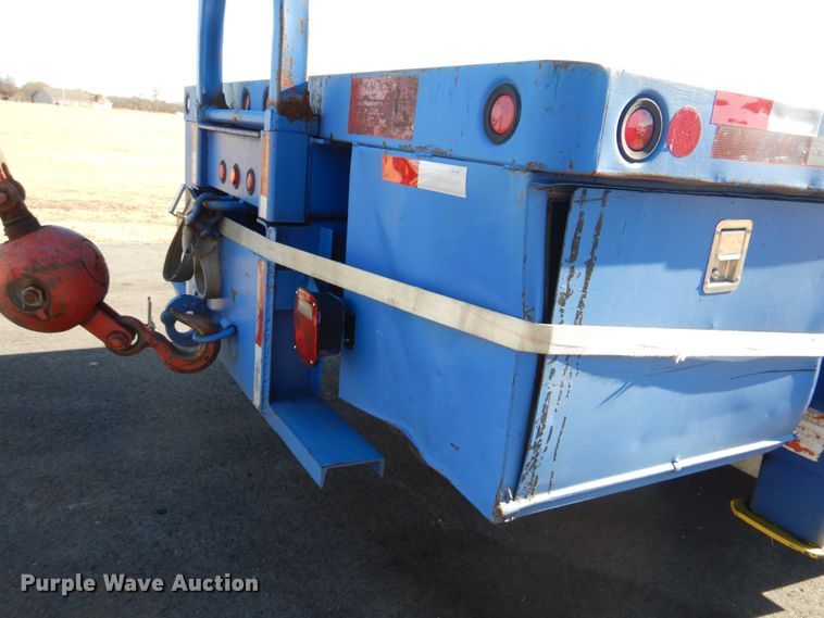 image for item FF9131 1996 International 2574 crane truck