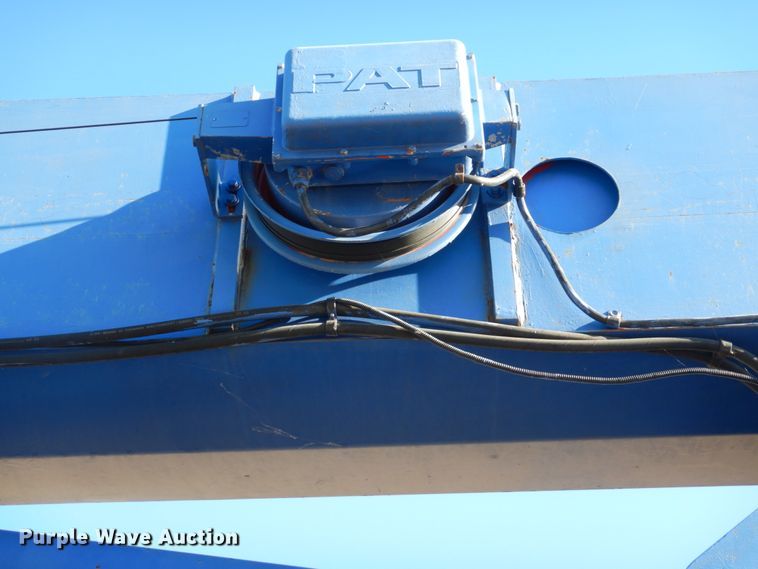 image for item FF9131 1996 International 2574 crane truck