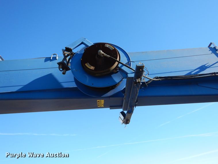 image for item FF9131 1996 International 2574 crane truck