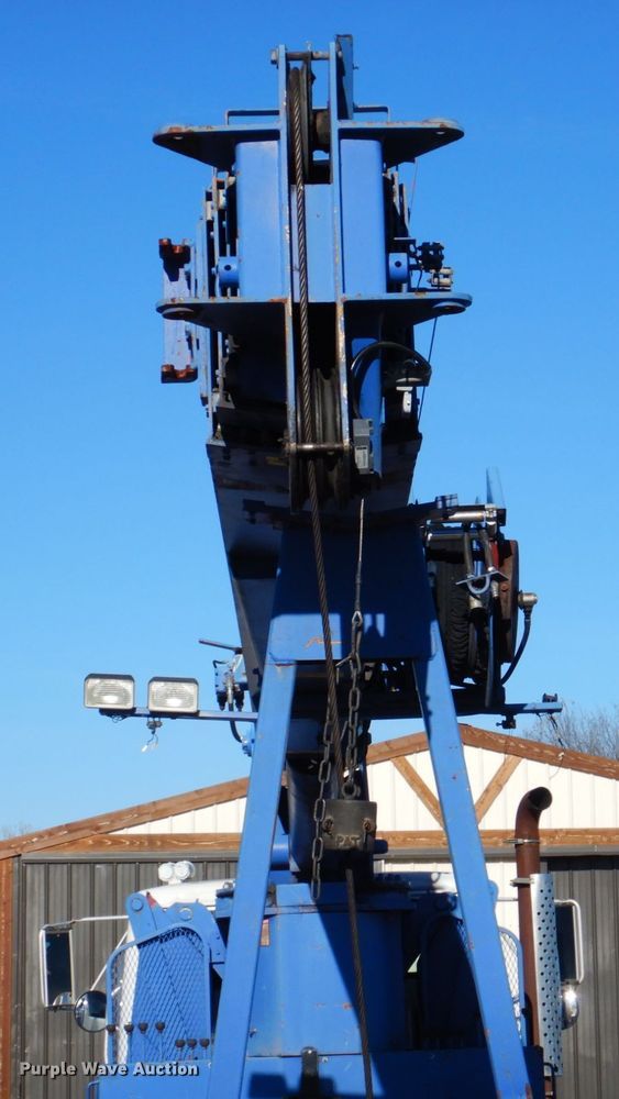 image for item FF9131 1996 International 2574 crane truck