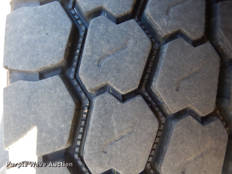 image for item FF9131 1996 International 2574 crane truck