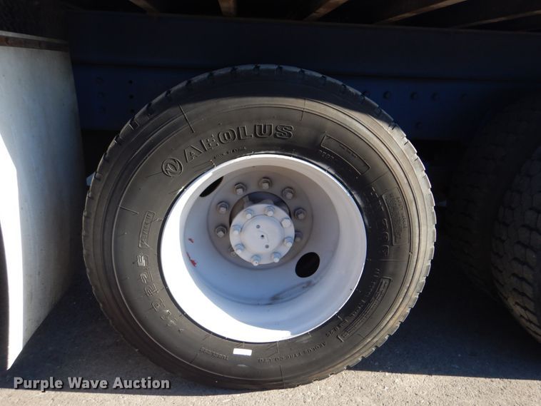 image for item FF9131 1996 International 2574 crane truck