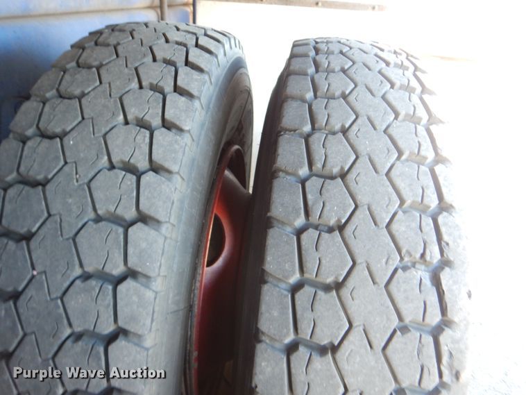 image for item FF9131 1996 International 2574 crane truck