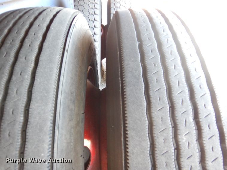 image for item FF9131 1996 International 2574 crane truck