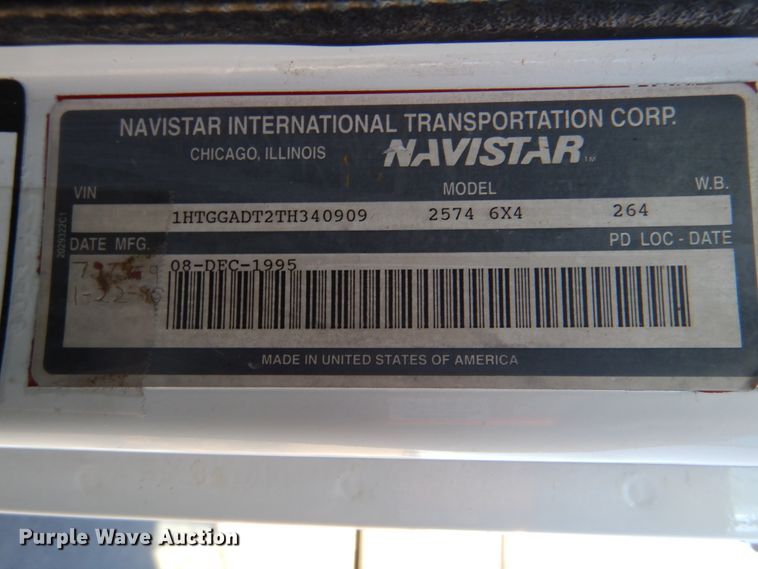 image for item FF9131 1996 International 2574 crane truck