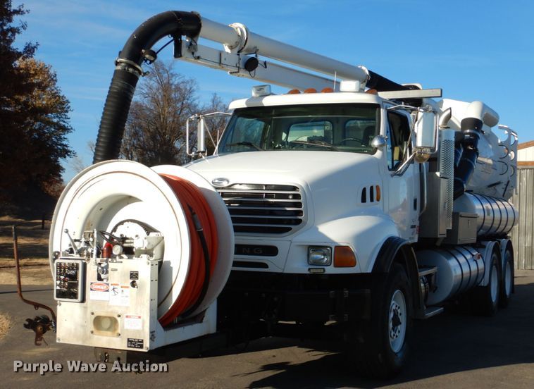image for item FF9132 2005 Sterling L-Line vacuum truck