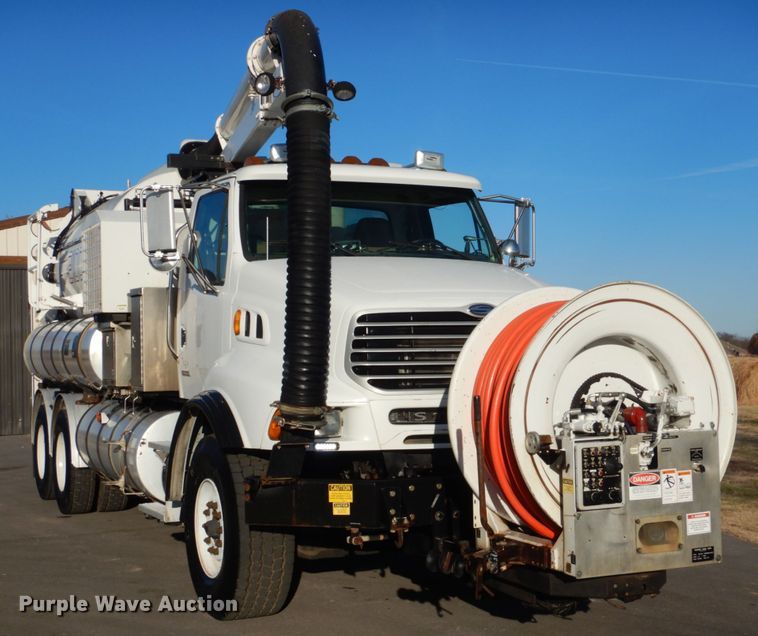 image for item FF9132 2005 Sterling L-Line vacuum truck