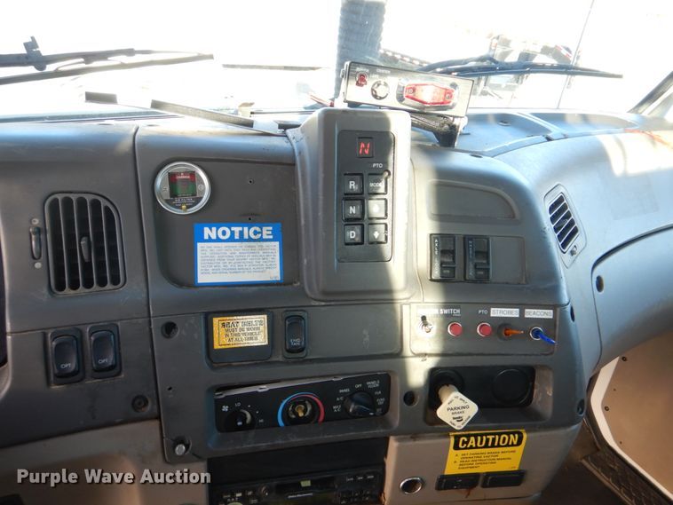 image for item FF9132 2005 Sterling L-Line vacuum truck