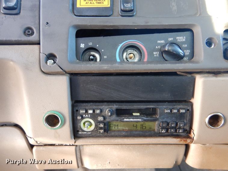 image for item FF9132 2005 Sterling L-Line vacuum truck