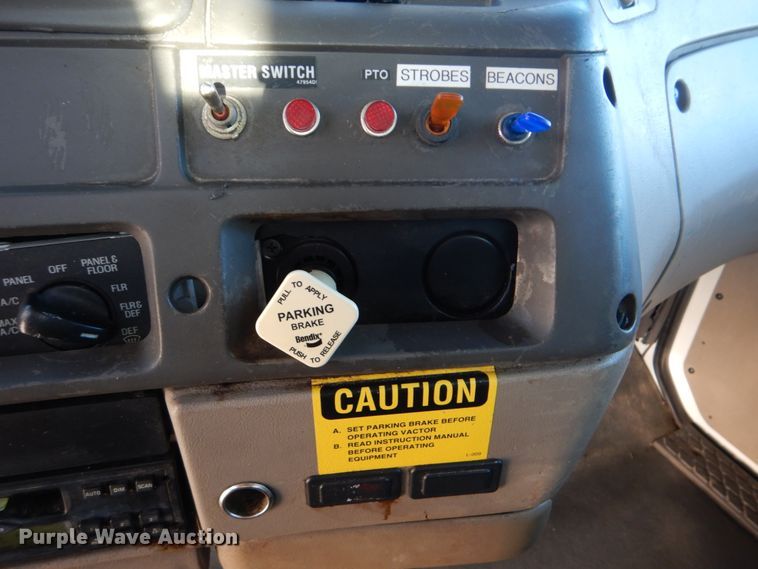 image for item FF9132 2005 Sterling L-Line vacuum truck